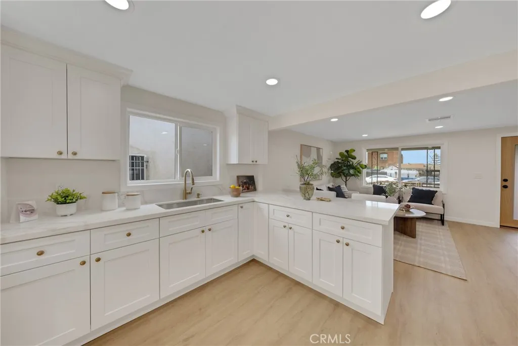 132 N Rowan Avenue, Los Angeles, California 90063 home-pic-12